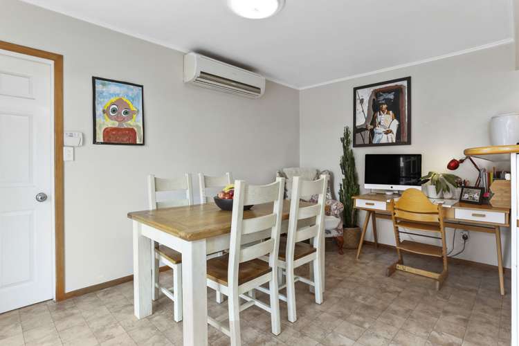 64 Woodfern Crescent Titirangi_24