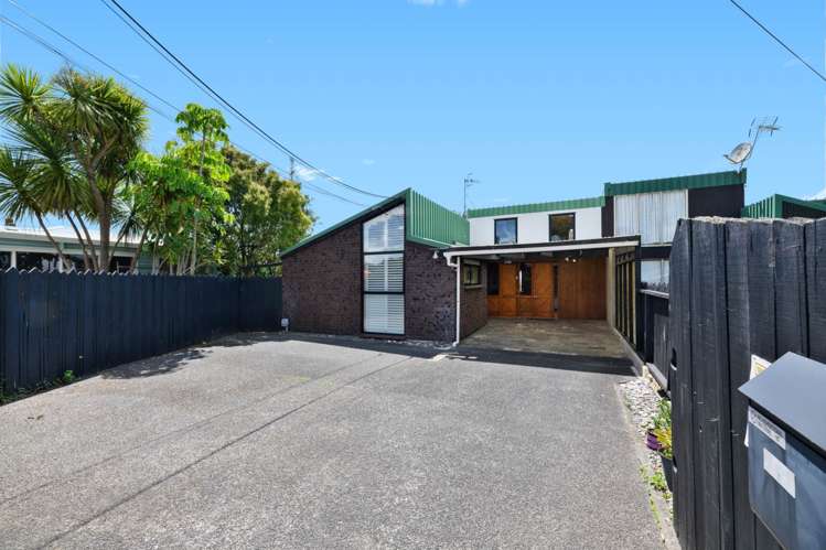 2/199 Glenfield Road Hillcrest_18