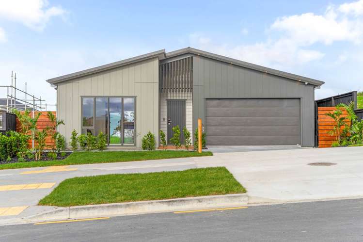 77 Parish Drive_0