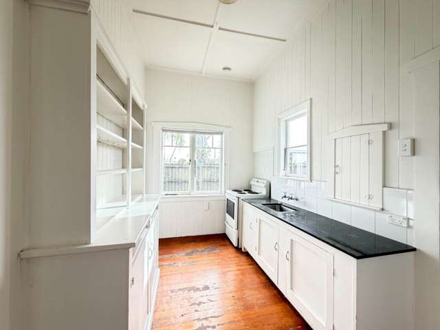 Large Mt Wellington Bungalow