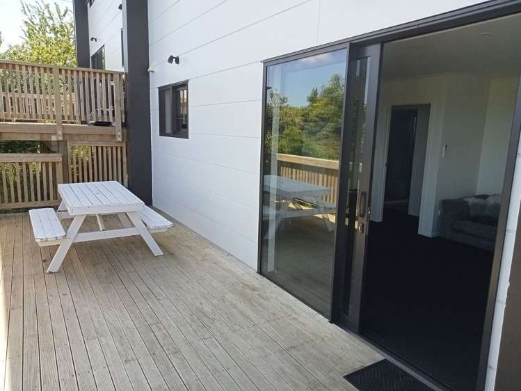 2/1 St Abbs Place North Dunedin_2