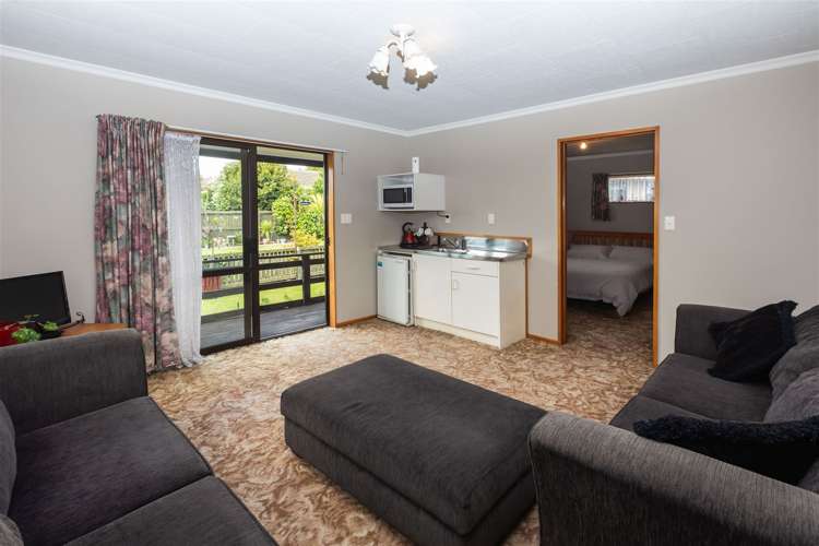 61 Maces Road Bromley_11