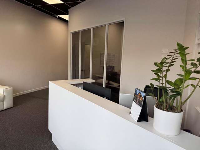 871 Victoria Street Hamilton_1