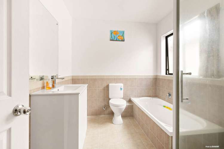 44 Maypark Crescent Flat Bush_9