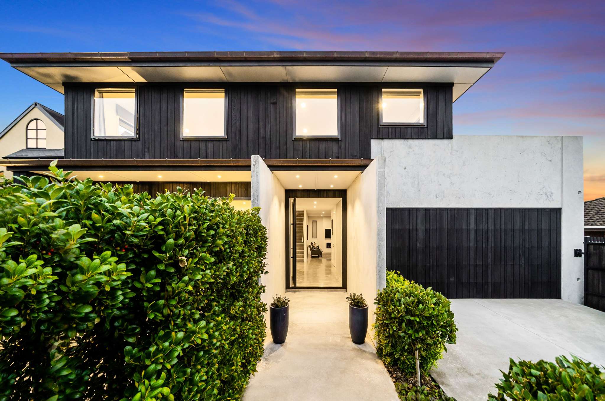 Remuera home is sleek, in zone and on the northern slopes