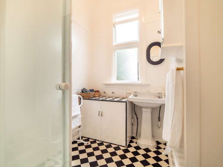 23 Nottingham Crescent Calton Hill_13