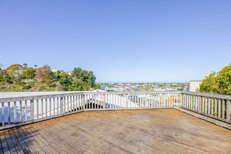 7 Guys Hill Road Hospital Hill_13