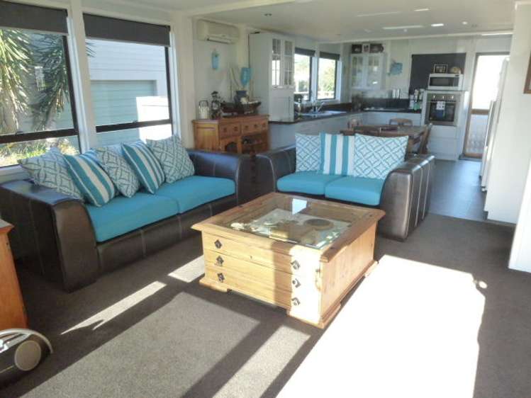 801b Ocean Road Whangamata_1