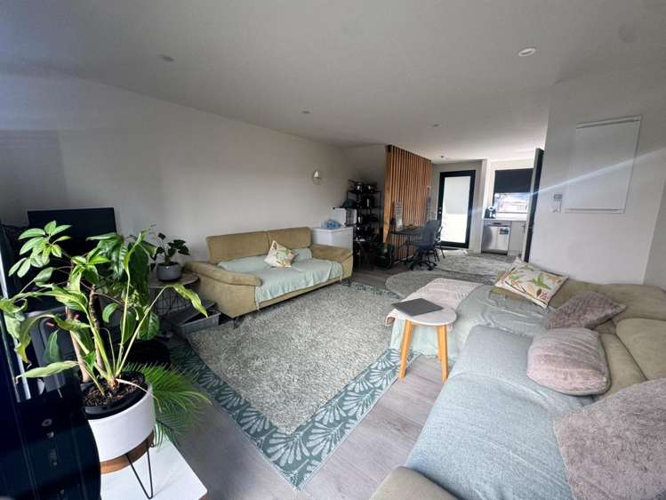 34 Ara Mara Hua Henderson_1