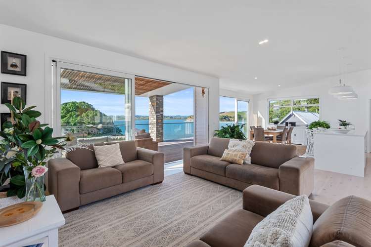 170 Beach Road Onerahi_5