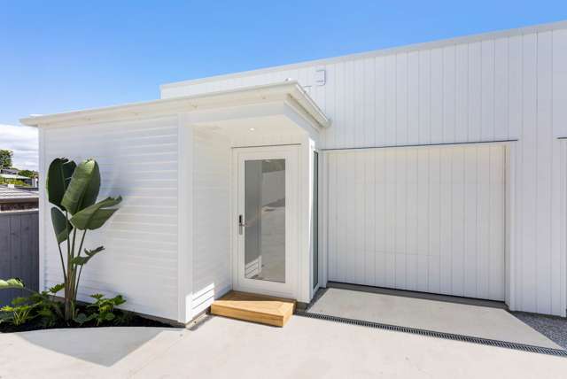 Seaside Sophistication in Mairangi Bay