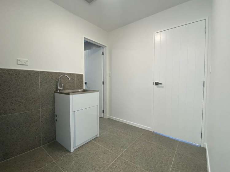 B-1/10 John Walker Drive Manurewa_10