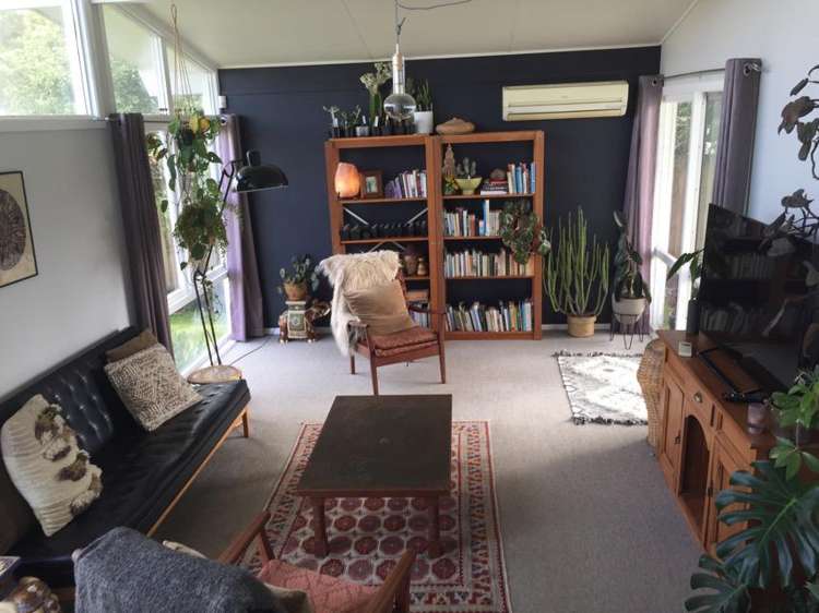 22a Forth Crescent Glenview_2