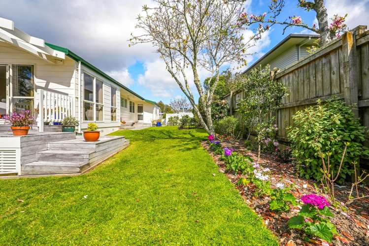 6 Luplau Crescent Cockle Bay_28