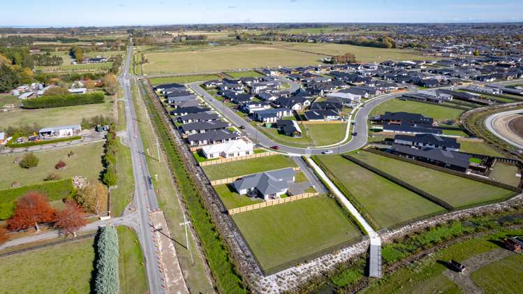 54 Candlesticks Crescent Lincoln_2