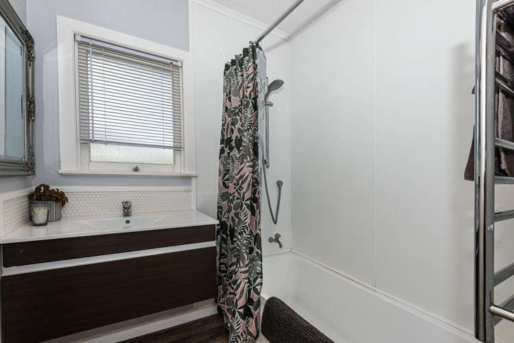 12 Kowhai Park Road Maunu_11