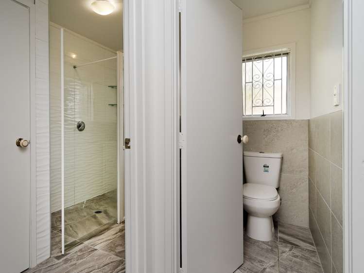 2/56 Archibald Road Kelston_15