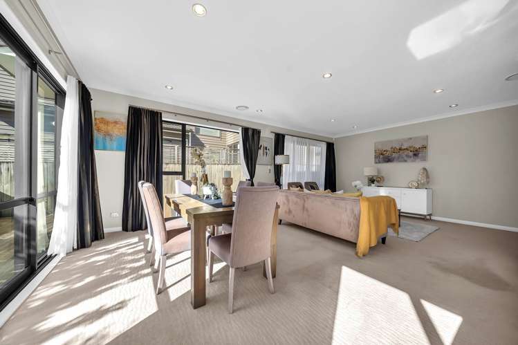 8 Listack Drive Flat Bush_13