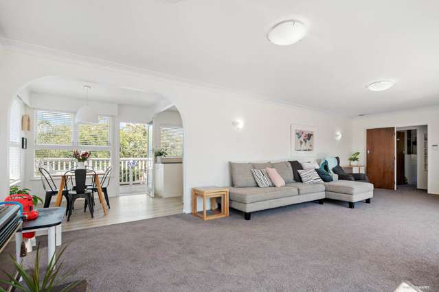 16 Boys Place Pakuranga Heights_1