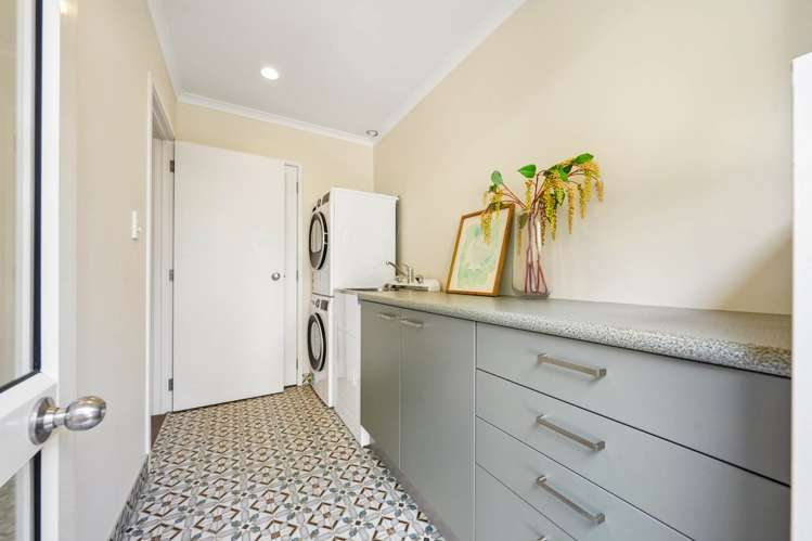 12 Oakford Park Crescent Greenhithe_23