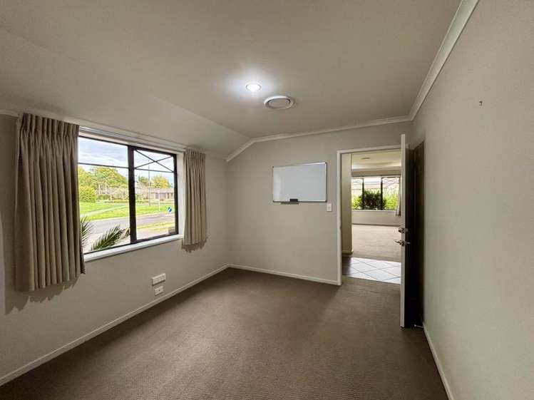 16 Somerton Drive Huntington_18