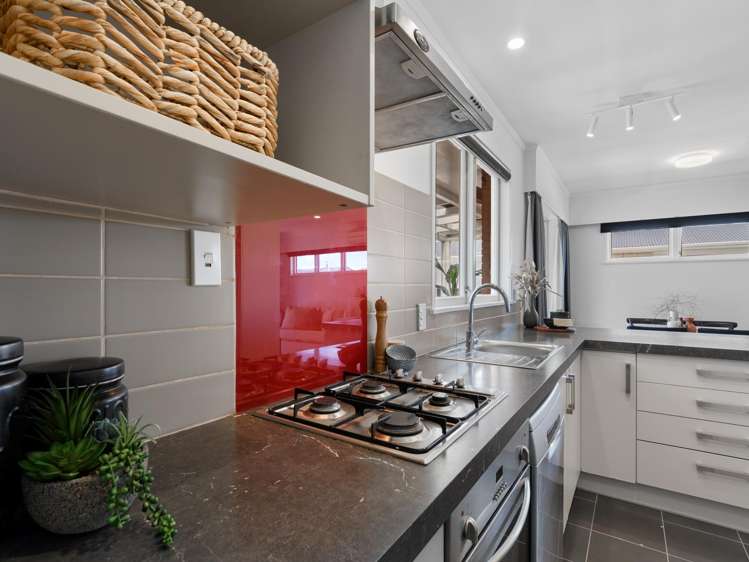 16 Ridge Street Otumoetai_11