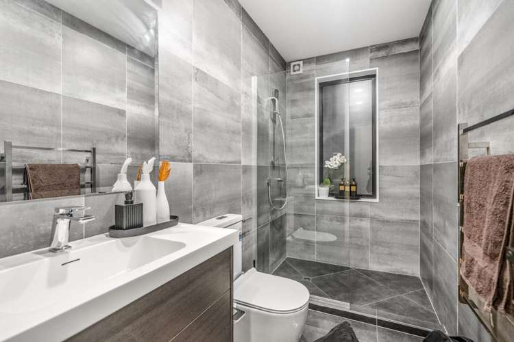 23 Gospel Heights Flat Bush_20