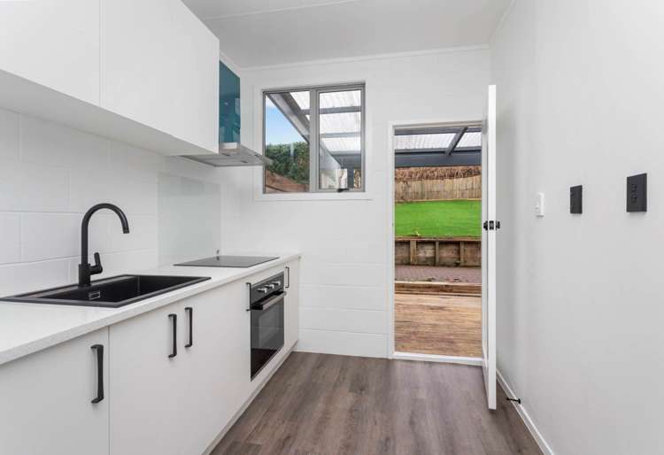 11/21 Aliford Avenue One Tree Hill_11