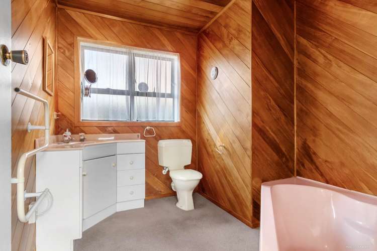 62 Tirimoana Road Te Atatu South_14