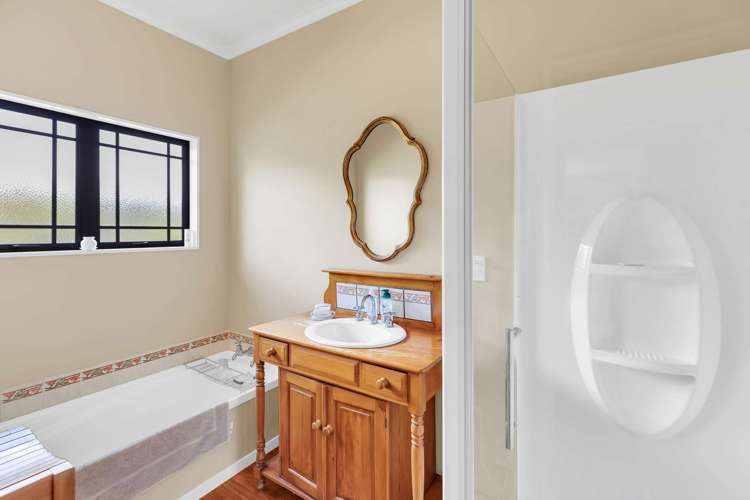 20 Paraekaretu Street Hunterville_23