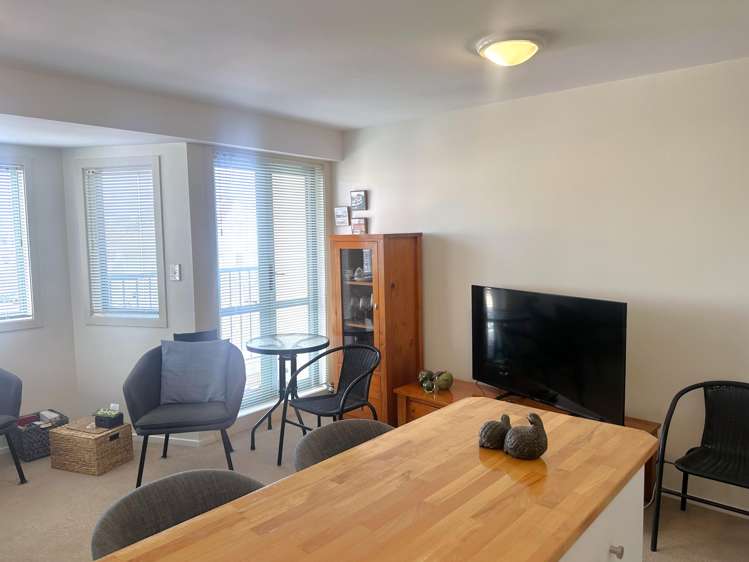 9/3c Harrison Road Mount Wellington_4