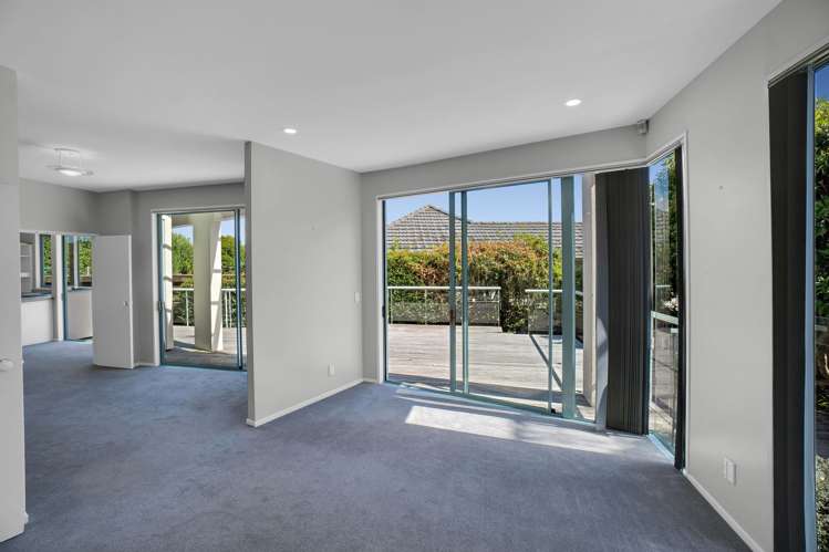 2/42 Churchill Road Murrays Bay_6