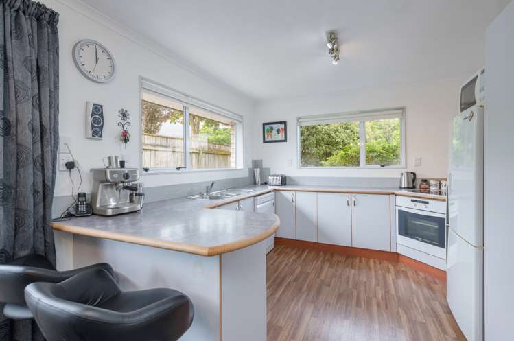 20 Bremner Crescent Stoke_9