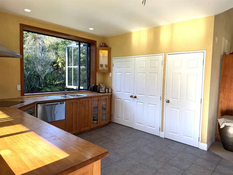 171 Coulson Road Paroa_14