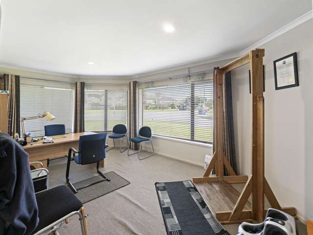 16 Barcaldine Road Flat Bush_1