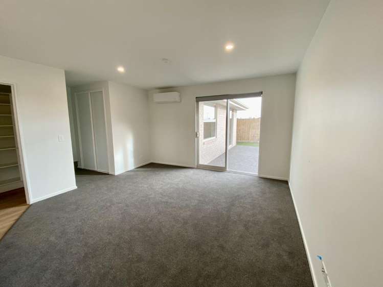 10 Accadia Drive 11103_3
