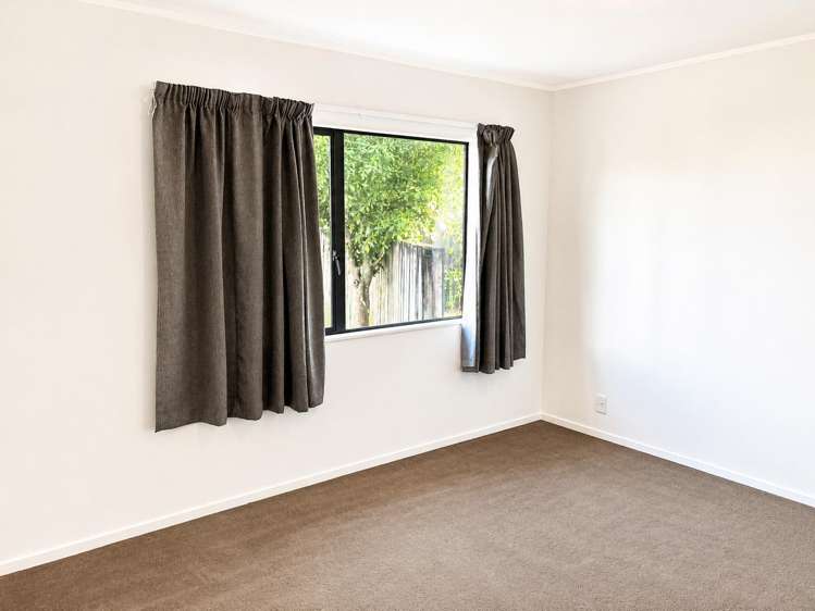 56B Sutton Crescent Papakura_11