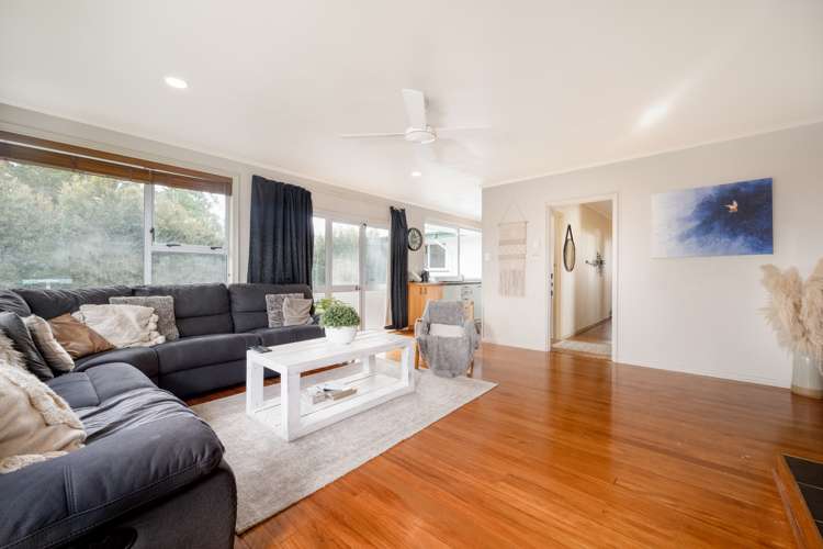 1/90 Bradbury Road Botany Downs_4