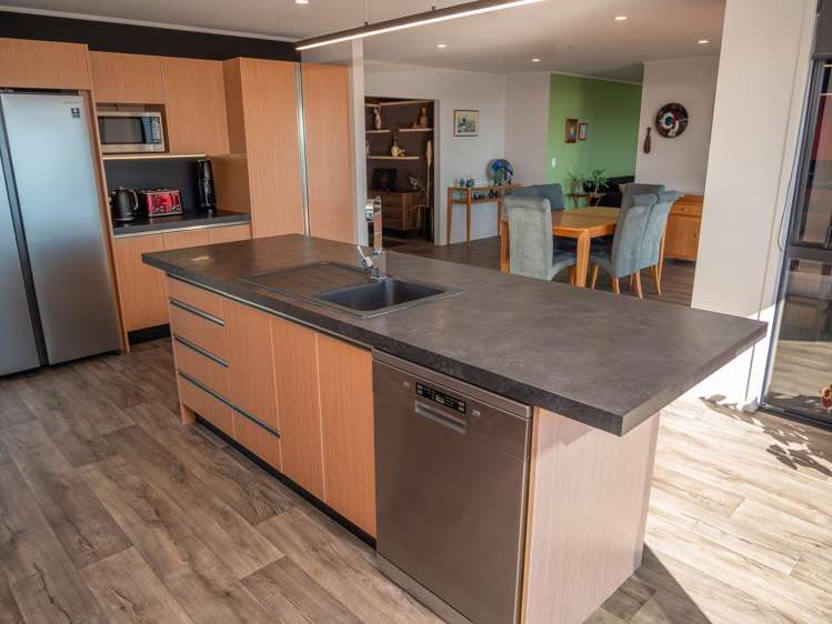37 Dudley Crescent Cable Bay_12