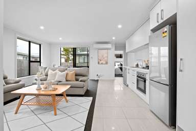 2/3 Helena Road_3