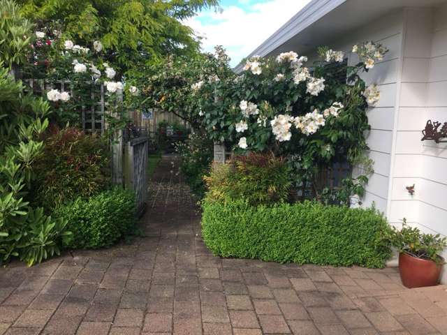 2/8 Kinder Street Acacia Bay_4