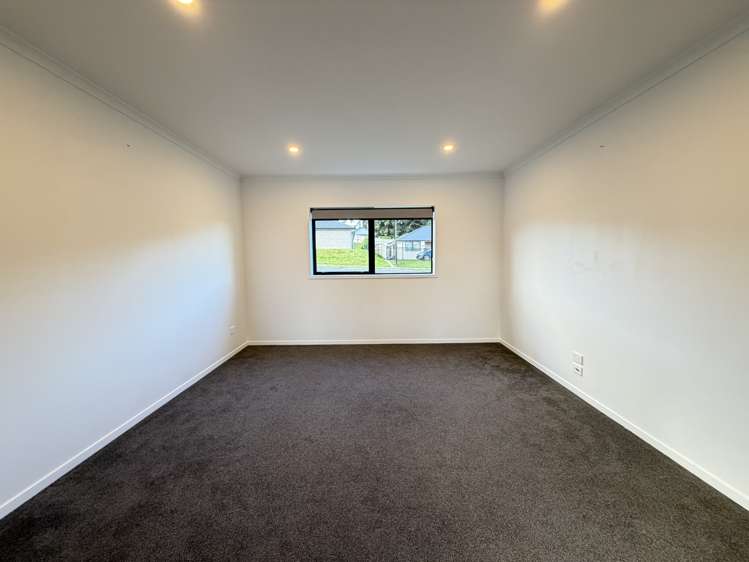 8 Royal St Anne's Drive Te Kamo_3
