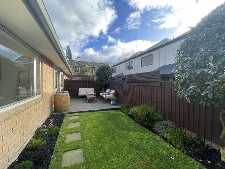 7/11 Grove Road Addington_11