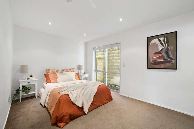 18 Saddleback Grove Karori_4