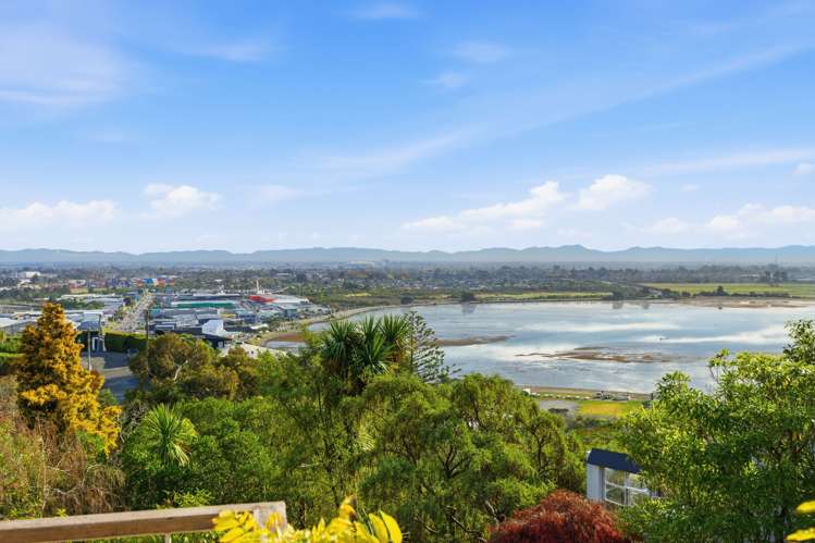 39 Te Awakura Terrace Mount Pleasant_51
