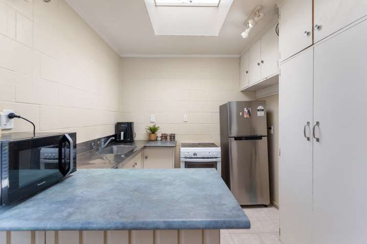 3/24 Commodore Drive Lynfield_7