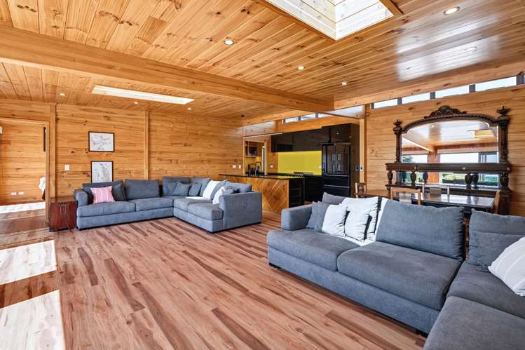 324 and 326 Tangiora Avenue Whangapoua_15