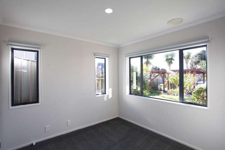 21 Thomas Road 10673_6