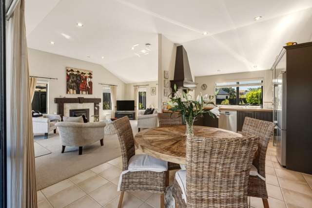 35 Mauritius Key Papamoa_1