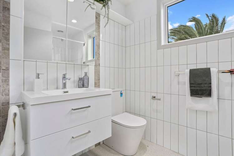 2/70A Barrack Road Mt Wellington_5